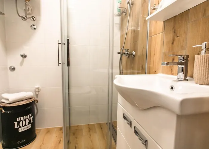 Jacuzzi “athena” شقة سوبوتيتْسا